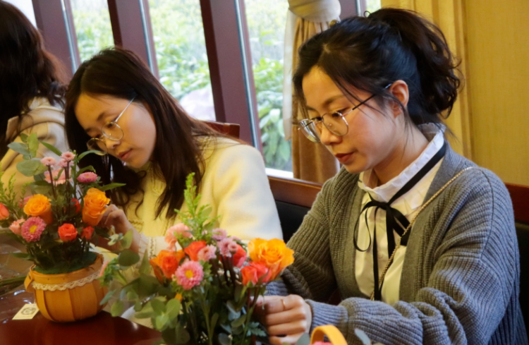 黔南州各级工会开展庆祝“三八”国际妇女节活动